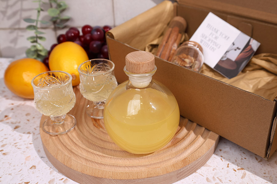 Сферична стъклена бутилка 250 мл със силикова тапа дървесен дизайн-изображение_група