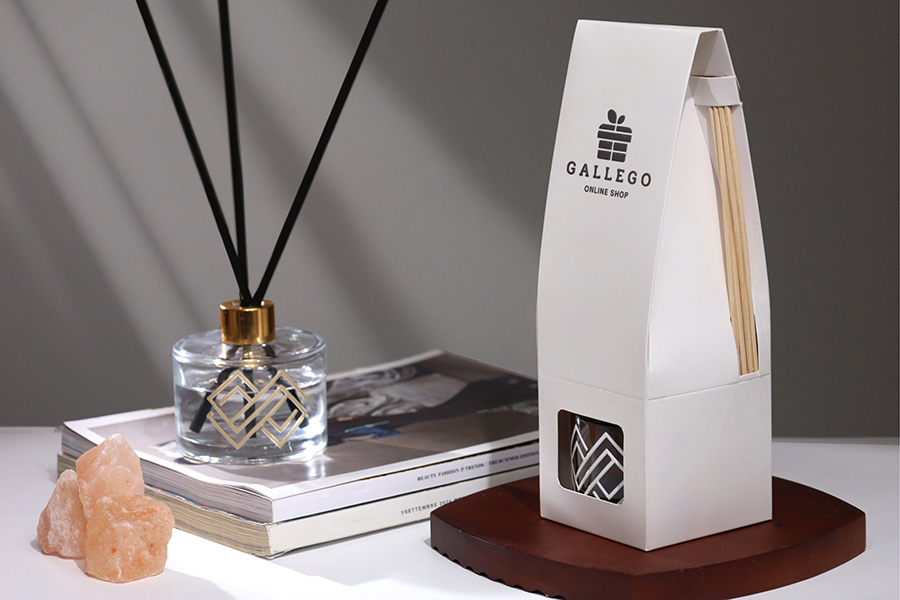 Бяла хартиена кутия с размери 72x72x260 мм за бутилки за ароматизатори с държач за пръчици - 20 бр.-изображение_група