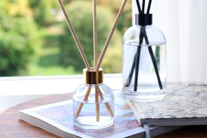 Алуминиева капачка PP28 с отвор за пръчки за бутилки за ароматизатори-изображение_група