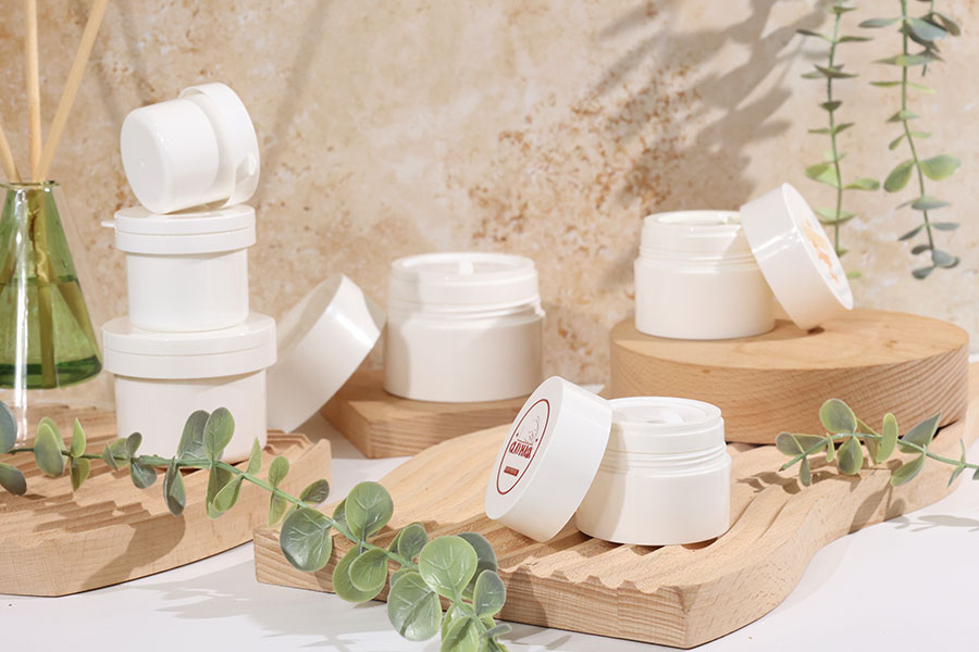 Πластмасов буркан 30 мл за многократна употреба с капачка и пластмасово уплътнение-изображение_група