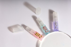 Малка стъклена бутилка със спрей помпа за парфюм 3 мл-изображение_група