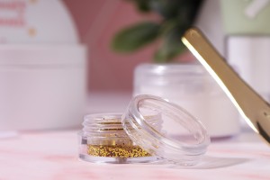 Малко пластмасово бурканче за крем 5 мл-изображение_група