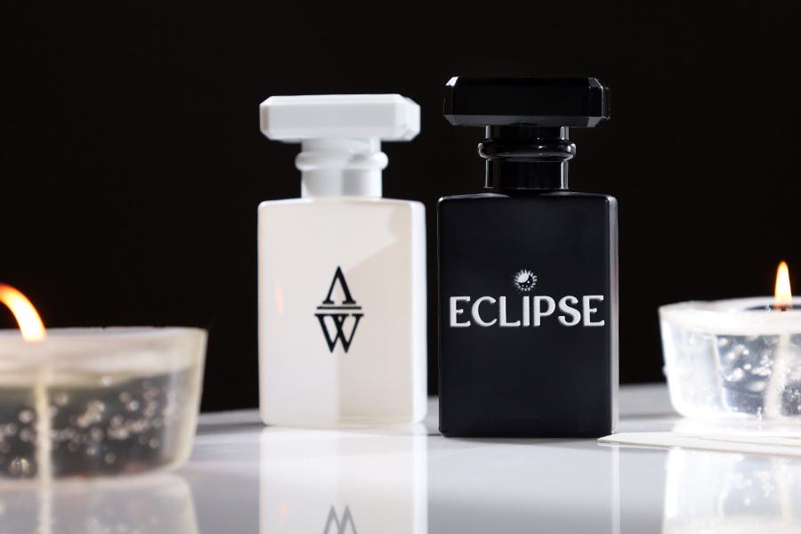 Стъклена бутилка за парфюм 30 мл в черен цвят със спрей и капачка-изображение_група