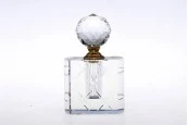 Кристална бутилка 10ml с кристален капак и игла Кристална бутилка 10ml с кристален капак и игла