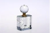 Кристална бутилка 10ml с кристален капак и игла Кристална бутилка 10ml с кристален капак и игла