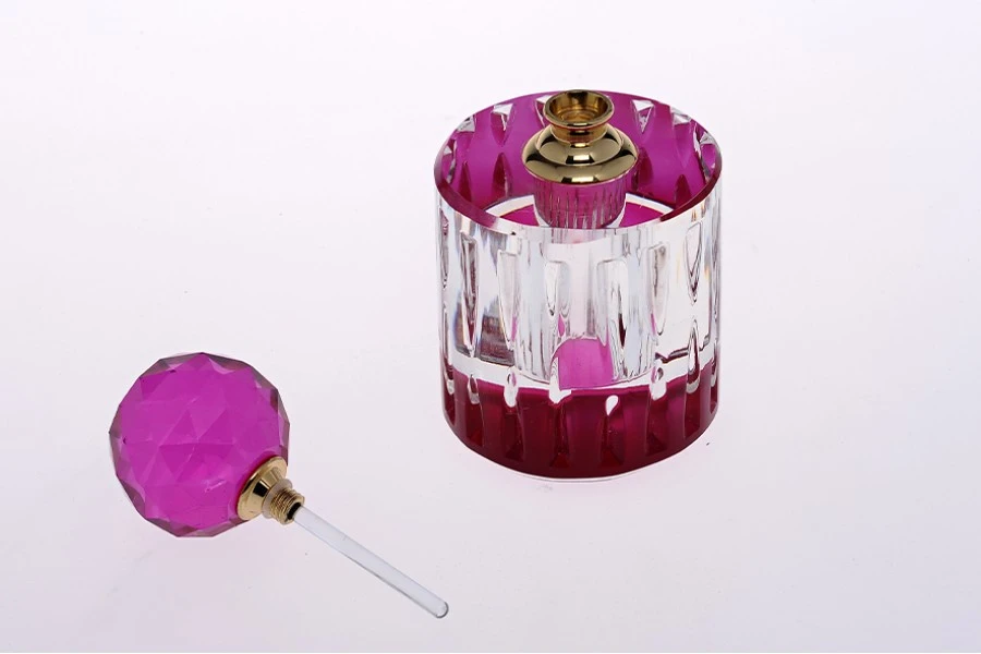 Кристална бутилка 10ml с игла и кристален капак Кристална бутилка 10ml с игла и кристален капак