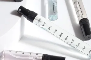 Прозрачна стъклена градуирана бутилка 10 мл с пластмасов спрей и капачка - 6 бр-5