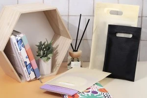 Екологични рециклируеми торбички с дръжки  22x32 cm - 50 бр. в пакет-3