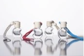 Малки шишенца за парфюм, ароматизатор за кола, 5 ml Ябълка Малки шишенца за парфюм, ароматизатор за кола, 5 ml Ябълка