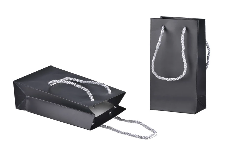 Черна матова подаръчна торбичка с размер 110x60x200-изображение_продукт