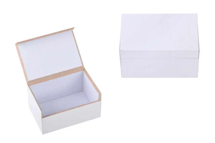 Дървена бяла кутов с размери  75x50x40-