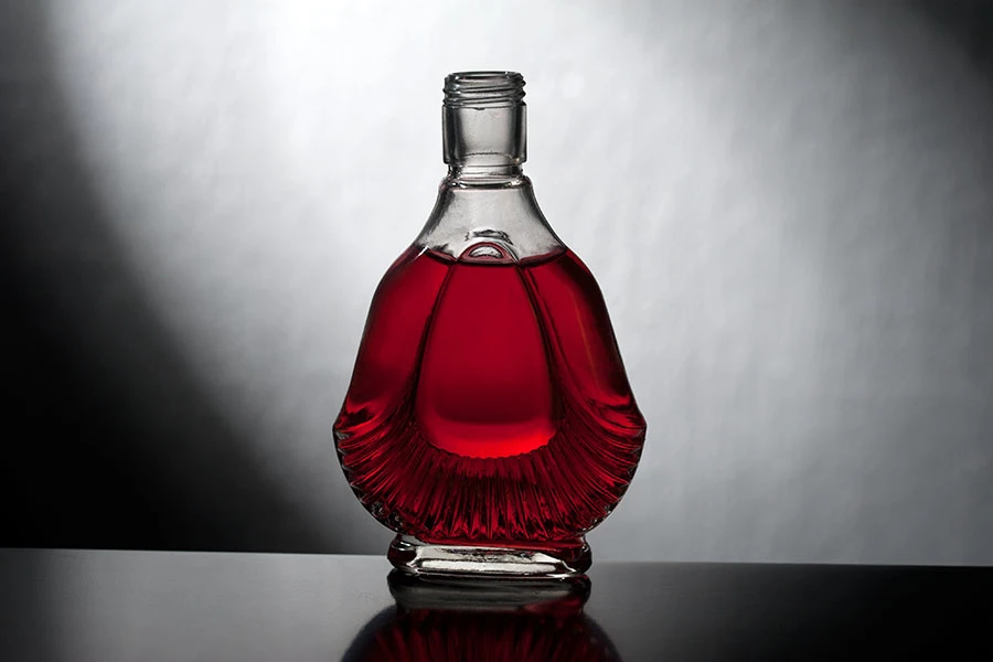 Стъклена бутилка с размери 90x38x145 - 130 ml Стъклена бутилка с размери 90x38x145 - 130 ml