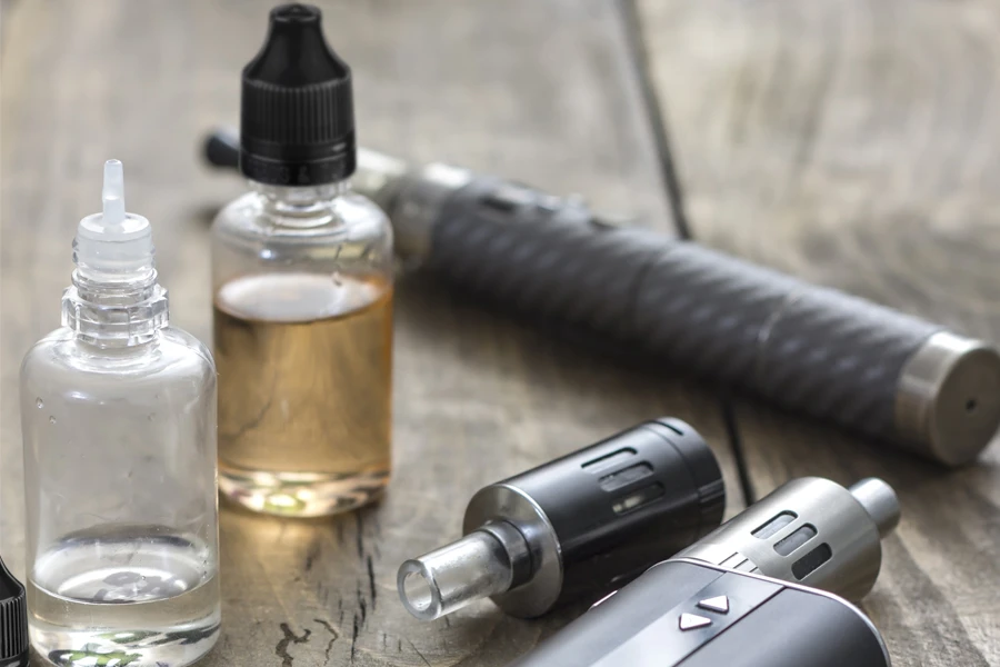 Прозрачна пластмасова бутилка 30 мл с черна пластмасова капачка  CRC пластмасов дозатор за електронна цигара - 50 бр.-