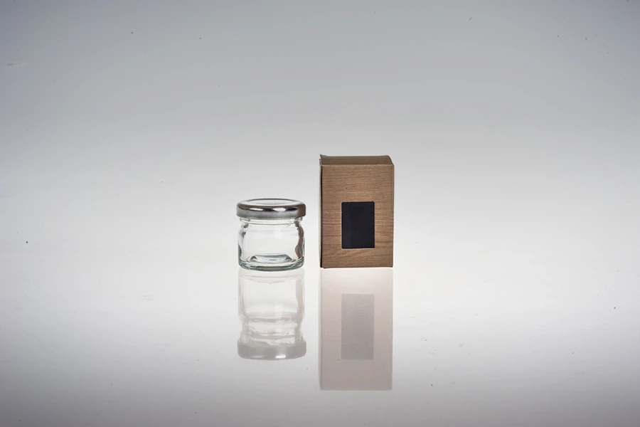 Хартиена кутия за бурканчета 30ml и 40ml, с размери 45x45x65 - 50 бр. Хартиена кутия за бурканчета 30ml и 40ml, с размери 45x45x65 - 50 бр.