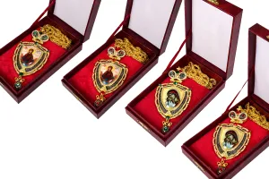 Kryq gjoksi me gurë me ngjyra, zinxhir (120 cm) dhe këllëf-изображение_размери