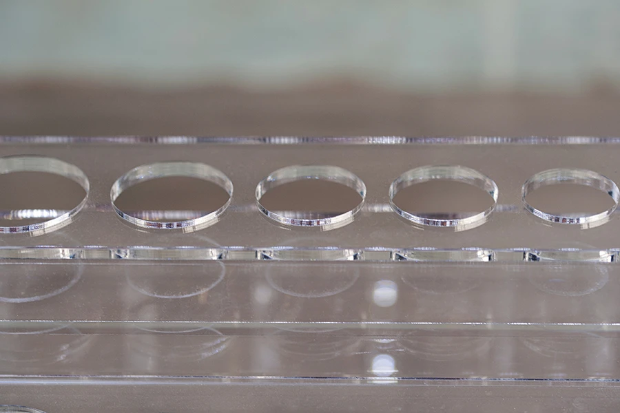 Щанд от плексиглас с Led осветление-изображение_група