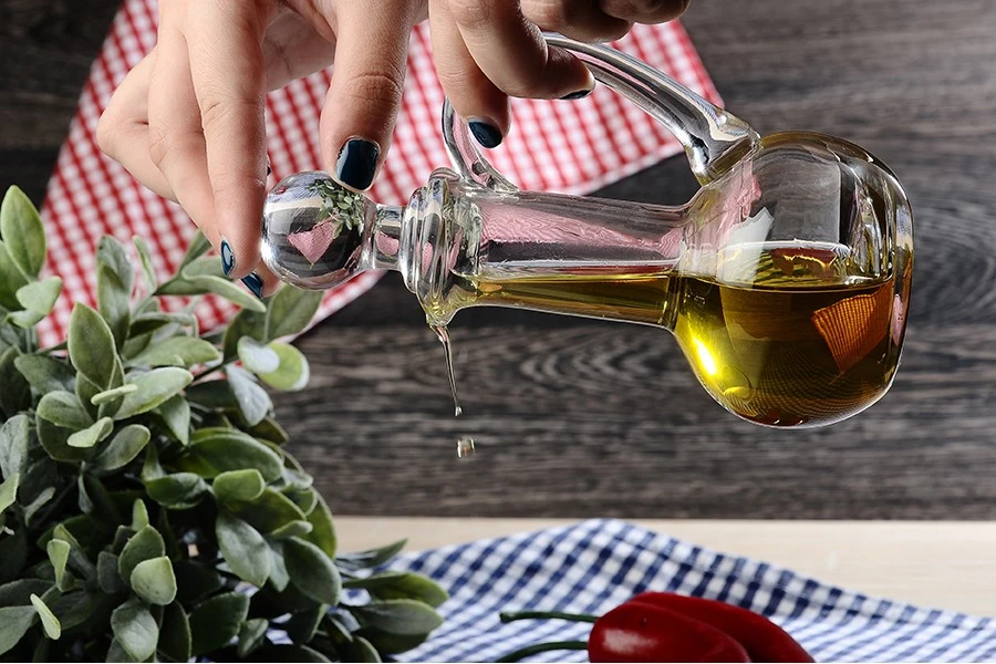 Стъклена кана 170 мл  с дръжка и със стъклена тапа-