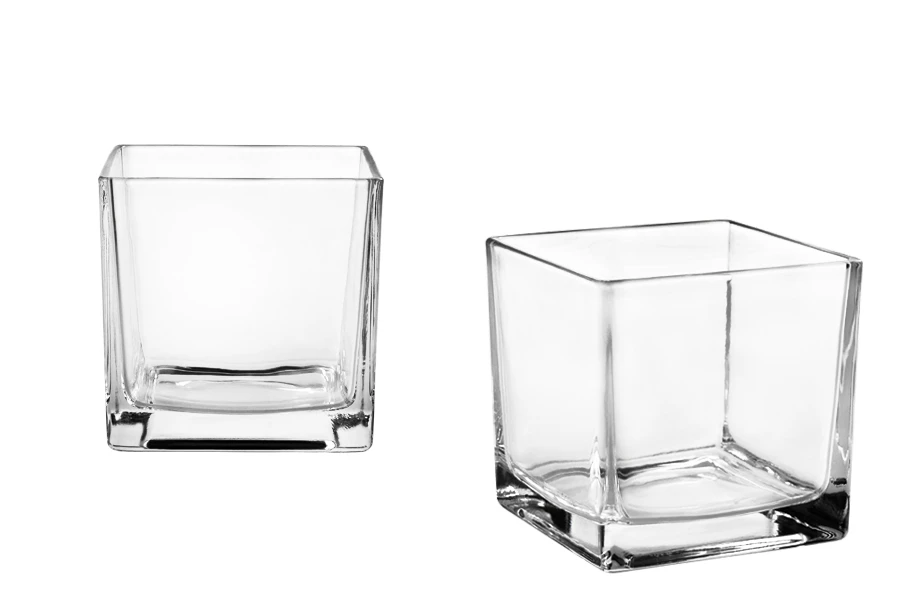 Стъклен квадратeн декоративен свещник  120x120 mm-изображение_продукт