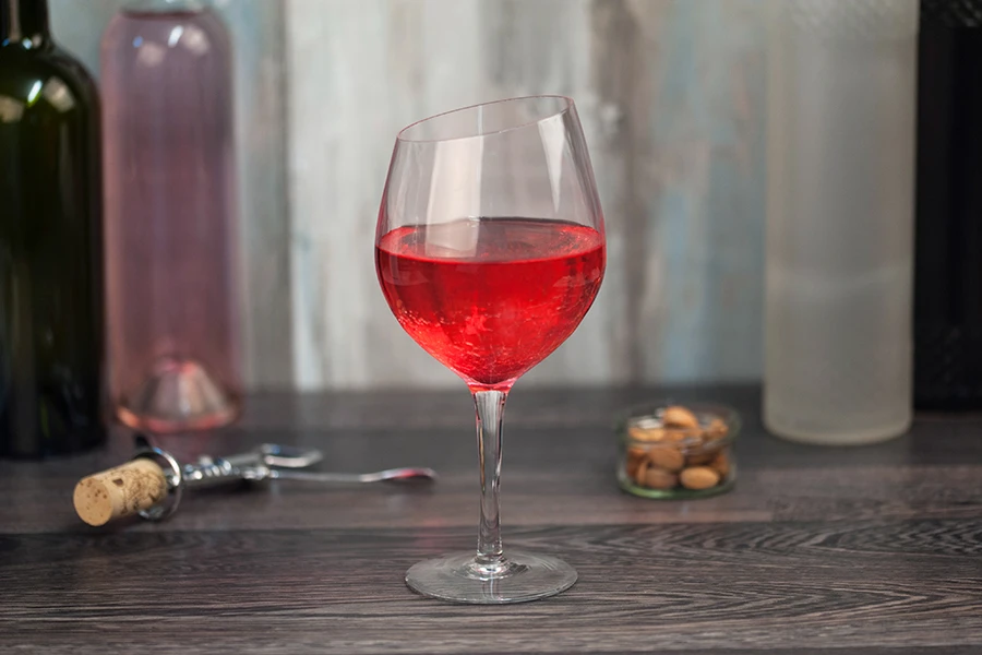 Наклонена чаша за червено вино 780 ml-изображение_група