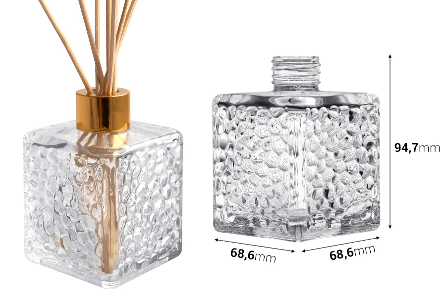Квадратна стъклена бутилка 200 ml (PP 28) с релефен дизайн за ароматизатор, дифузер Квадратна стъклена бутилка 200 ml (PP 28) с релефен дизайн за ароматизатор, дифузер