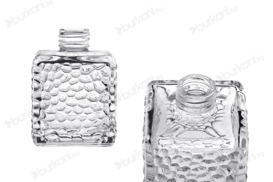 Квадратна стъклена бутилка 200 ml (PP 28) с релефен дизайн за ароматизатор, дифузер-изображение_продукт