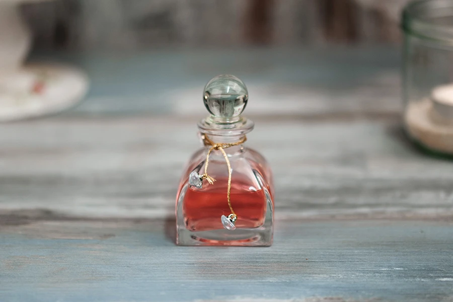 Стъклена квадратна бутилка 50 мл-изображение_група