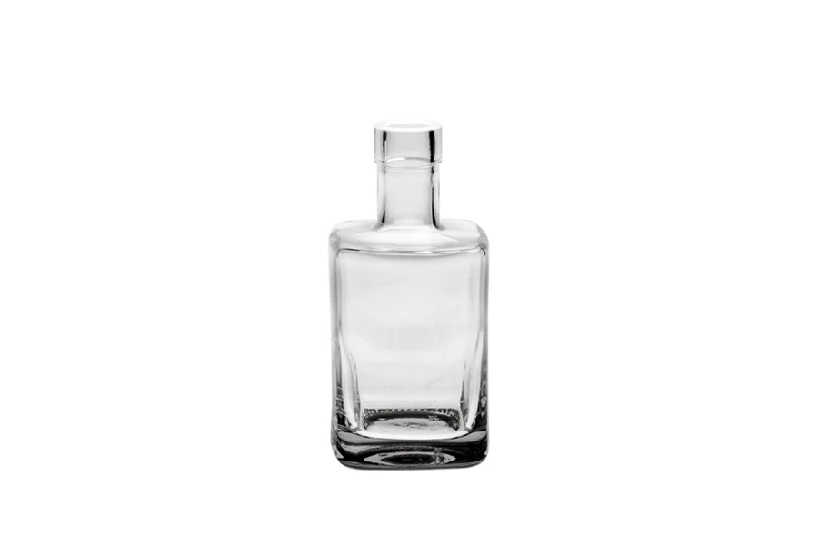 Стъклена квадратна бутилка за ликьор или коняк 500 ml Стъклена квадратна бутилка за ликьор или коняк 500 ml