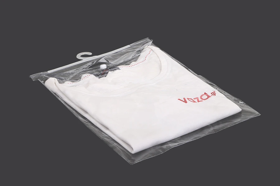 Найлонови торбички 22х31 см със закачалка - 50 бр. Найлонови торбички 22х31 см със закачалка - 50 бр.-