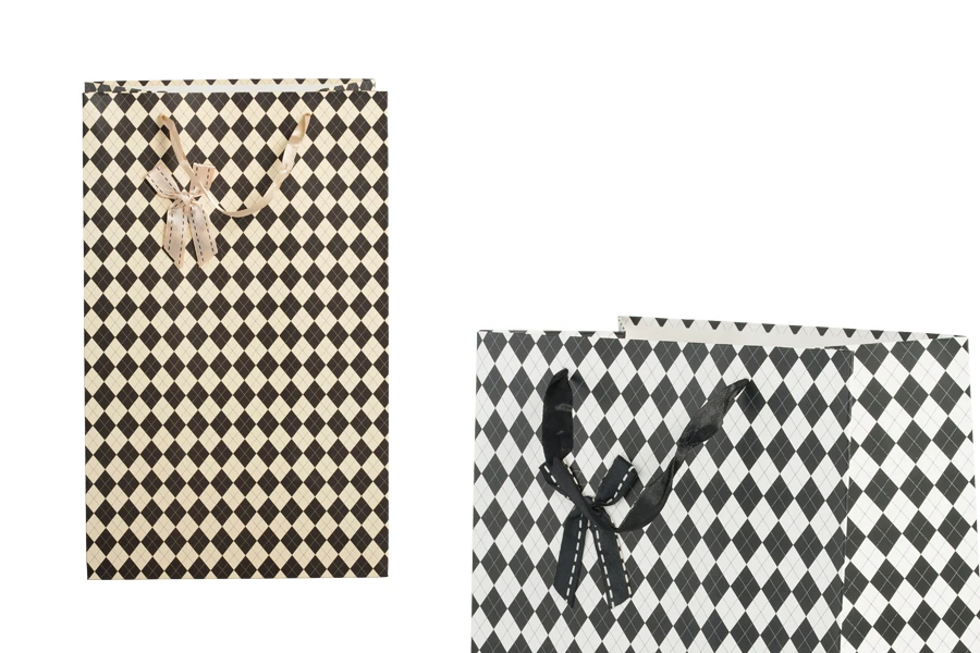 Хартиена подаръчна чанта със сатенени дръжки и панделка, с размери  230x150x370 mm в 1 цвята  - 12бр.-изображение_размери