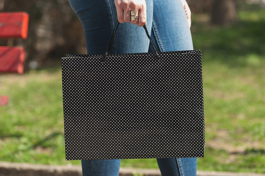 Хартиена подаръчна торбичка с размери  370x120x280 mm-изображение_размери