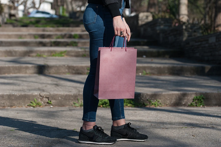 Хартиени торбички с размер 250x100x330 mm в различни цветове-изображение_размери