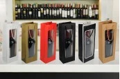Хартиена подаръчна торбичка 125x85x360 mm с прозорец за бутилки Хартиена подаръчна торбичка 125x85x360 mm с прозорец за бутилки