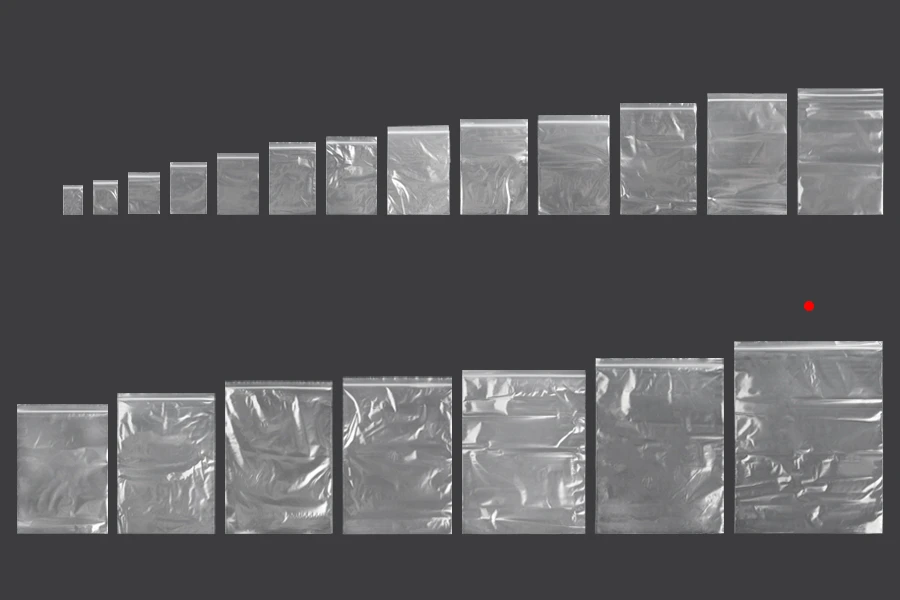 Пластмасови прозрачни пликове с цип с размер 350x450 mm- 100 бр. Пластмасови прозрачни пликове с цип с размер 350x450 mm- 100 бр.