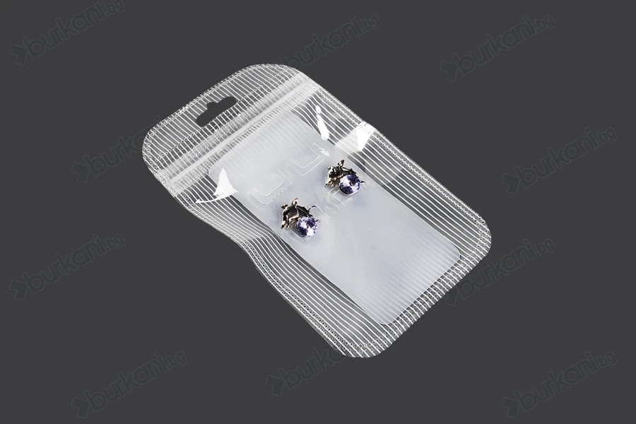 Пластмасови пликове  с цип 105x150 mm, прозрачна предна част с дупка Eurohole - 100 броя-изображение_група
