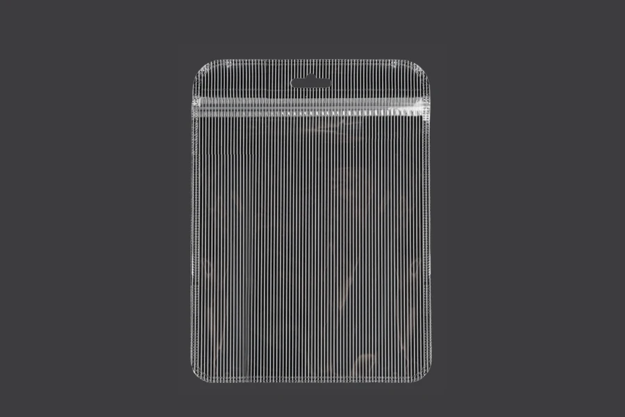 Пластмасови пликове с цип 150x200mm, прозрачни с отвор Eurohole- 100 бр Пластмасови пликове с цип 150x200mm, прозрачни с отвор Eurohole- 100 бр