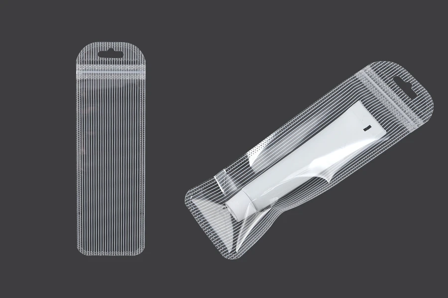 Пластмасови пликове с цип 60x185 mm, прозрачна предна част с дупка Eurohole - 100 бр./пакет Пластмасови пликове с цип 60x185 mm, прозрачна предна част с дупка Eurohole - 100 бр./пакет
