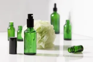 Зелена бутилка за етерични масла  50 ml с гърловина  PP18-3