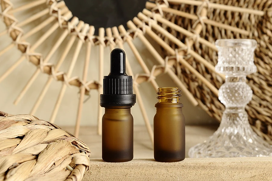 Стъклена Мат Амбер бутилка 5 мл за етерични масла с гърловина ПП18 Стъклена Мат Амбер бутилка 5 мл за етерични масла с гърловина ПП18-изображение_група