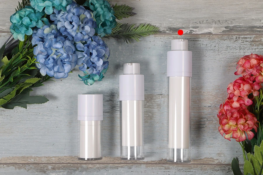 Пластмасова бутилка тип airless 50 ml за серуми, крем или лосион Пластмасова бутилка тип airless 50 ml за серуми, крем или лосион