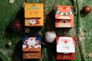 Коледна кутия - подаръчна торбичка с дръжка 100х90х125 мм - 25 бр-изображение_група