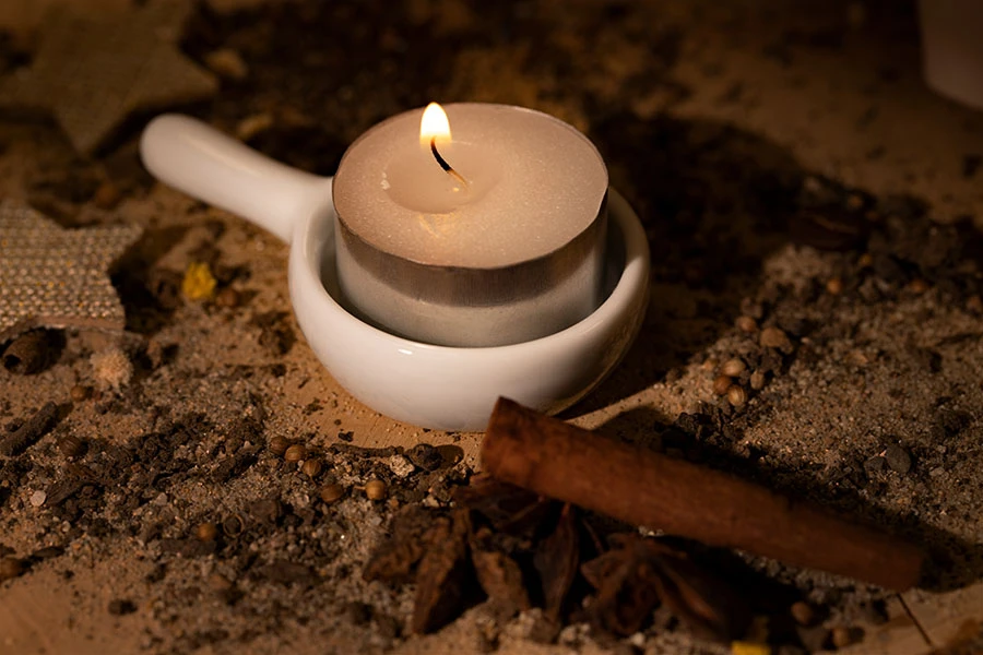 Чаена свещичка (парафин) без мирис в бял цвят - 12 бр./пакет Чаена свещичка (парафин) без мирис в бял цвят - 12 бр./пакет-изображение_група