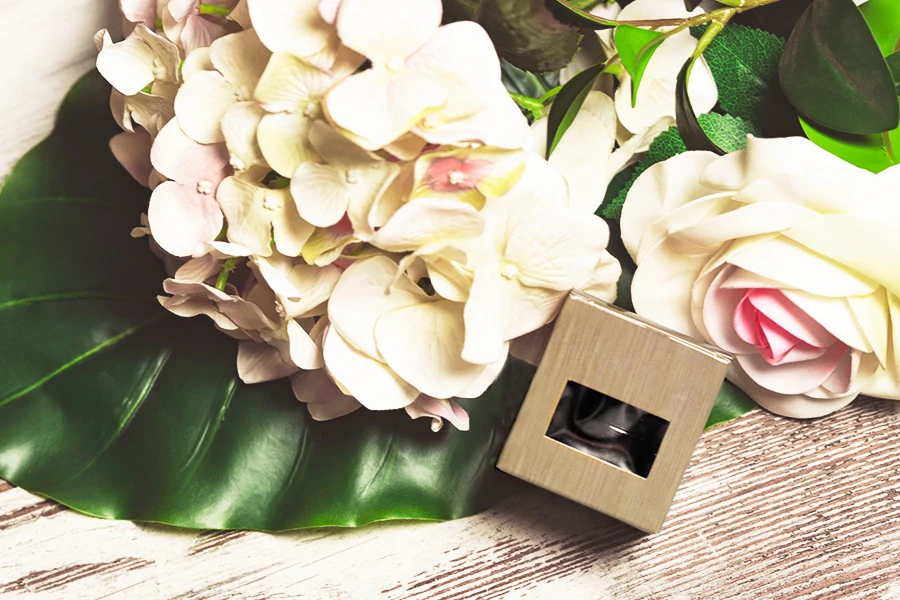 Картонена кутийка 56x56x60 mm с прозорец Картонена кутийка 56x56x60 mm с прозорец-изображение_група