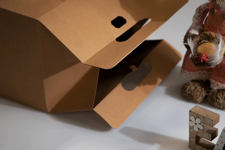 Кутия куфар с размери 280x200x280 мм от крафт хартия - 20 бр Кутия куфар с размери 280x200x280 мм от крафт хартия - 20 бр-изображение_група