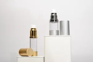 Пластмасова прозрачна Акрилна бутилка 15 мл Airless със сребриста капачка-3