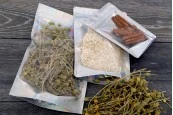 Алуминиеви торбички тип Doy Pack, прозрачни отпред с "цип" и възможност за термозапечатване140x40x200 mm - 50 бр. Алуминиеви торбички тип Doy Pack, прозрачни отпред с "цип" и възможност за термозапечатване140x40x200 mm - 50 бр.