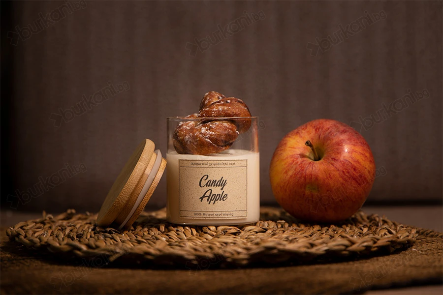 Ароматна ръчно изработена свещ " Candy Apple" - 110 гр.  с дървен фитил-изображение_размери