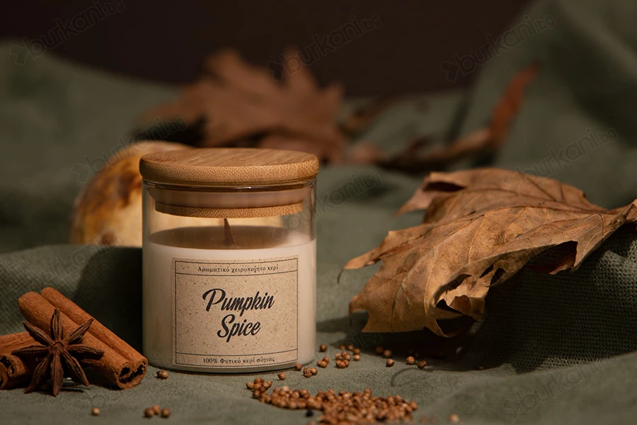 Ароматна ръчно изработена свещ Pumpkin Spice с восъчен фитил -110 гр.-