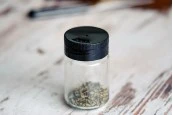 Класически буркан 156 мл с капачка пластмасова за подправки Класически буркан 156 мл с капачка пластмасова за подправки