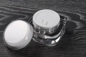 Пластмасов прозрачен (акрилен) Airless буркан 50 мл с бяла капачка и пластмасов уплътнител-изображение_група