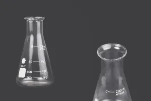 Стъкленα колба ( ерленмайерова) 200 мл-1
